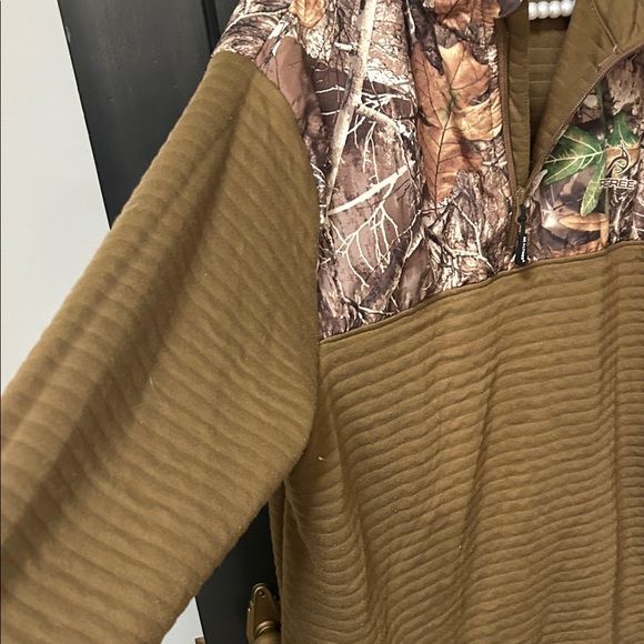 Realtree Brown Pullover with Logo - Picture 3 of 3